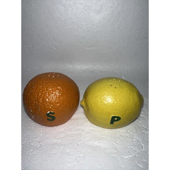 Vintage Orange and Lemon Shaped Salt and Pepper Shakers - Picture 5 of 6